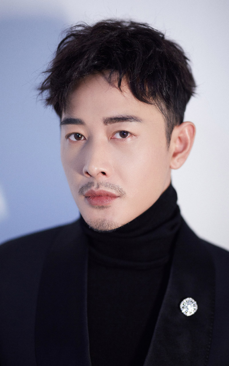 罗晋巴黎街拍优雅浪漫写真图片图片