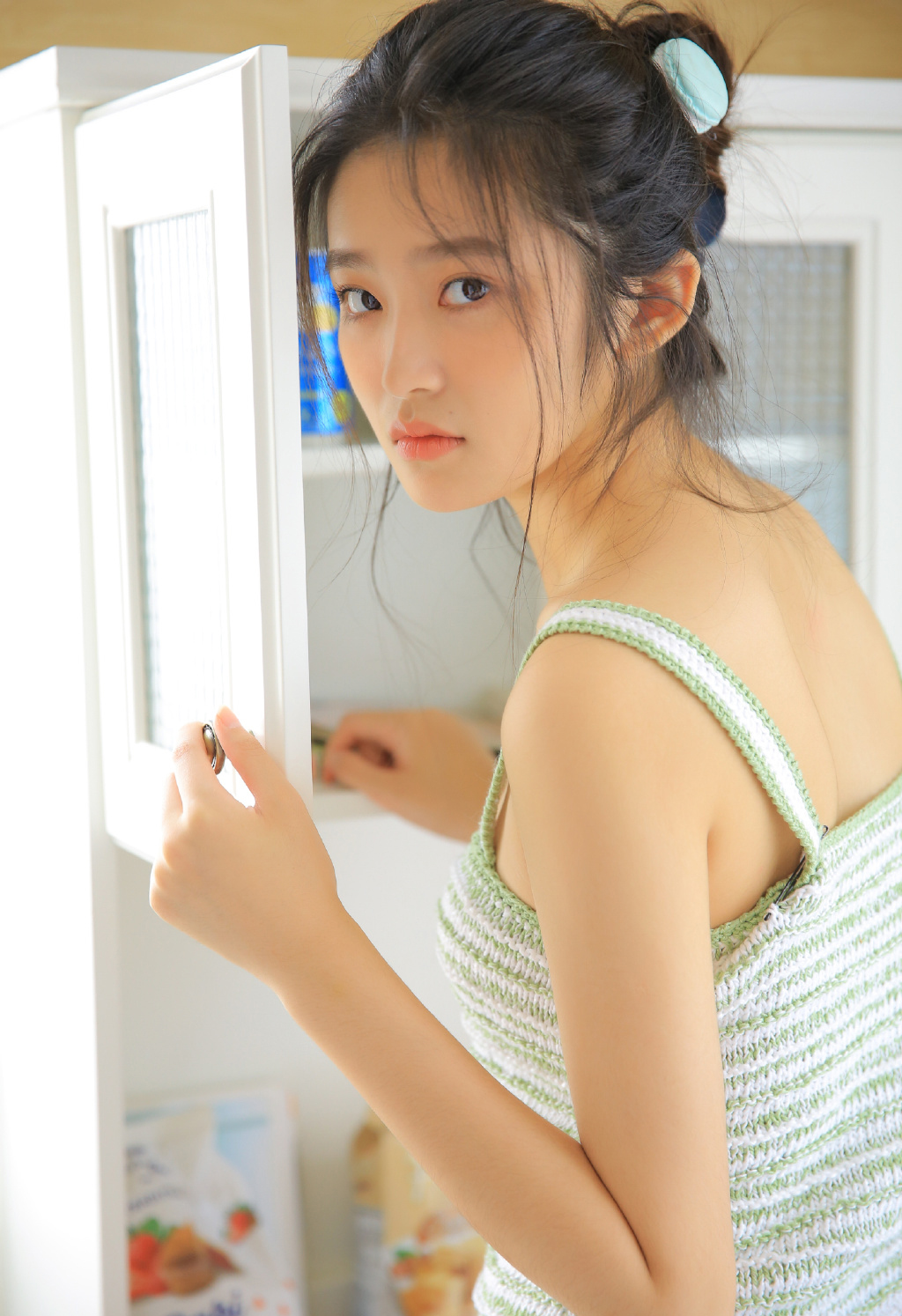 中国内地浙江慈溪女演员柴蔚性感露肩活动写真图片图片 中国内地浙江慈溪女演员柴蔚性感露肩活动写真图片图片