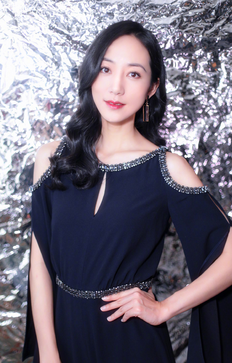 中国大陆江苏省苏州知名女演员韩雪高贵优雅活动写真图片图片