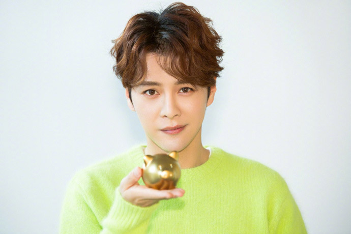 中国内地山东济南男演员徐海乔最新初秋写真图片：英伦气十足图片