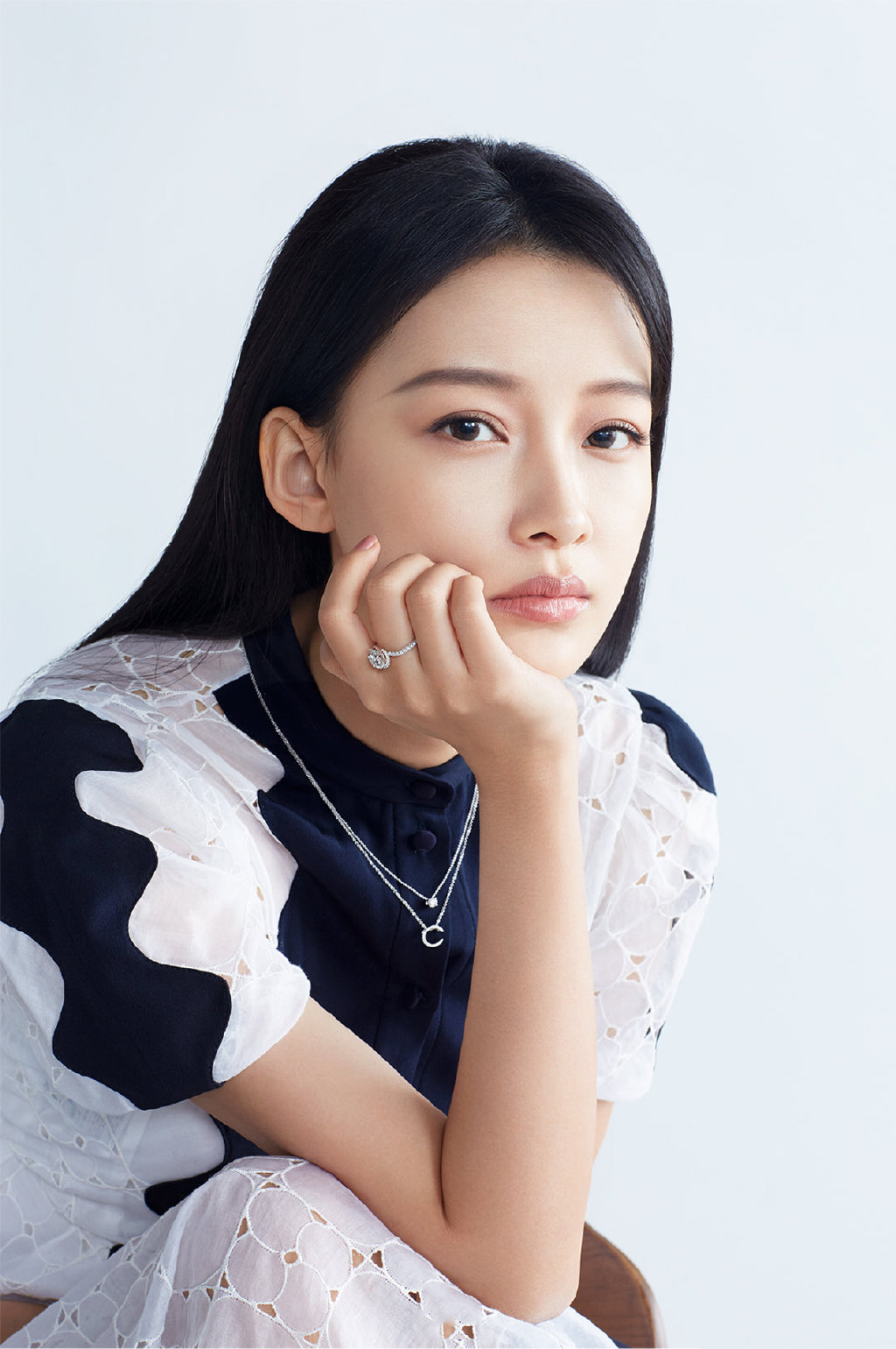 林省通化市集安女明星孙怡妩媚动人时尚写真大片图片