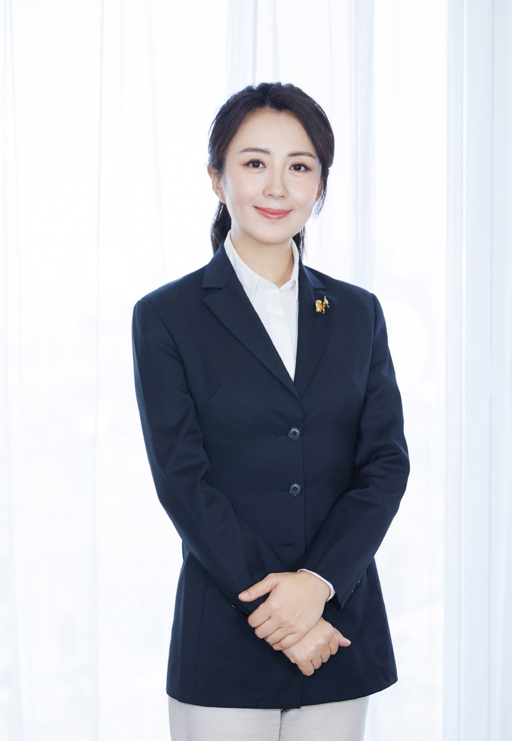 中国吉林省吉林著名的影视女演员杨童舒知性优雅写真图片 中国吉林省吉林著名的影视女演员杨童舒知性优雅写真图片