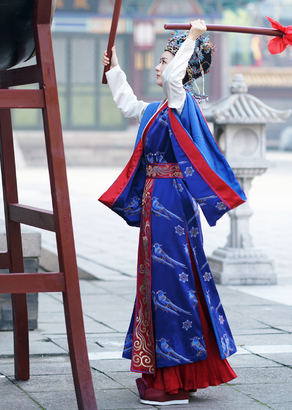 花儿与少年李菲儿青春派时尚写真手机壁纸图片