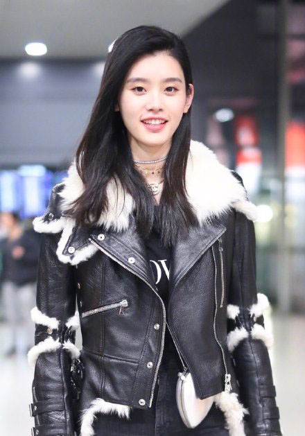 中国内地上海女模特奚梦瑶时尚帅气机场街拍图片图片