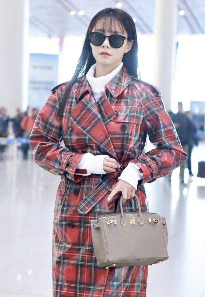 高清湖南省湘西吉首市美女沈梦辰抹胸性感唯美写真图片图片
