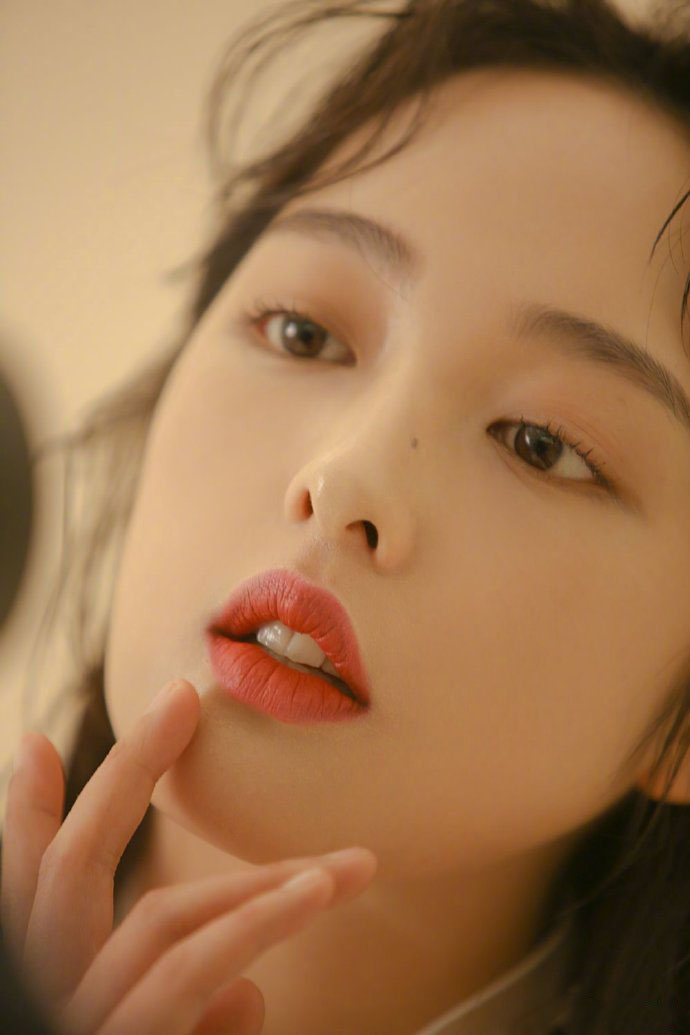 高清韩国女演员美女韩星金宝罗俏皮可爱写真图片图片