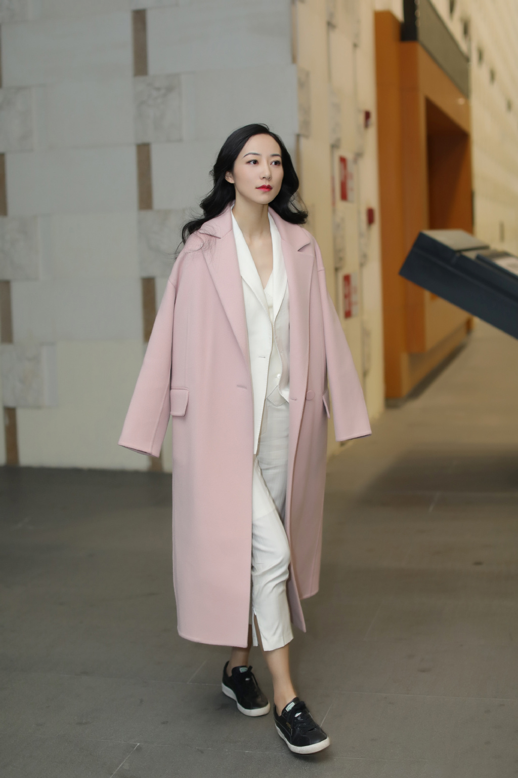 中国大陆江苏省苏州知名女演员韩雪高贵优雅活动写真图片图片