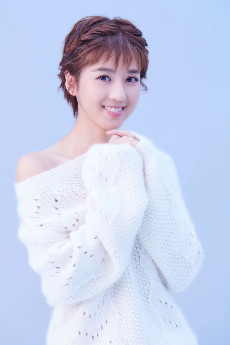 高清台湾美女李凯馨个性时髦写真桌面壁纸图片