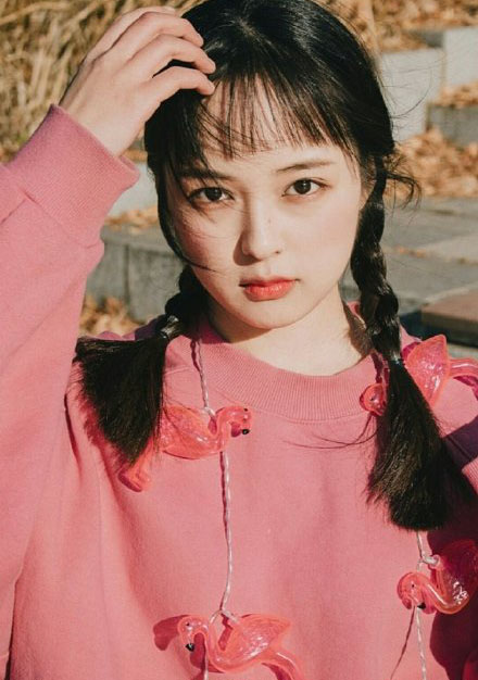 高清韩国女演员美女韩星金宝罗俏皮可爱写真图片图片