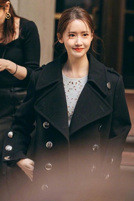 高清韩国首尔永登浦美女林允儿短发造型清爽养眼写真图片图片