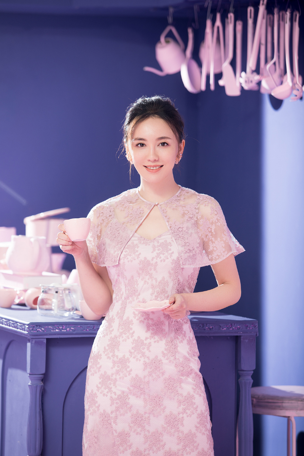 山东籍内地女演员吕佳容性感迷人写真桌面壁纸图片