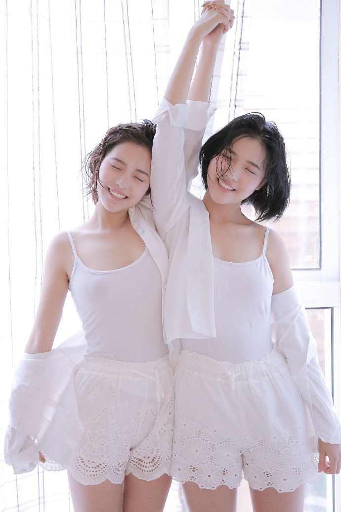 郑亨敦双胞胎女儿公开,像妻子一样可爱的美貌图片 郑亨敦双胞胎女儿公开,像妻子一样可爱的美貌图片