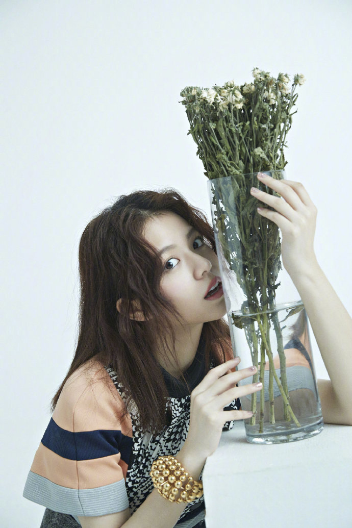 中国台湾女演员宋芸桦恬静植物系写真图片图片