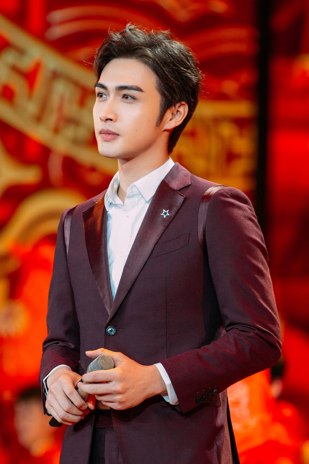 中国大陆江苏无锡男演员张彬彬版秦始皇嬴政图片图片