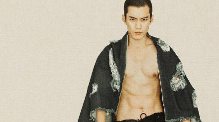 最帅猛男蒋劲夫写真秀紧实腹肌图片
