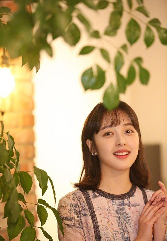 高清韩国女演员美女韩星金宝罗俏皮可爱写真图片图片