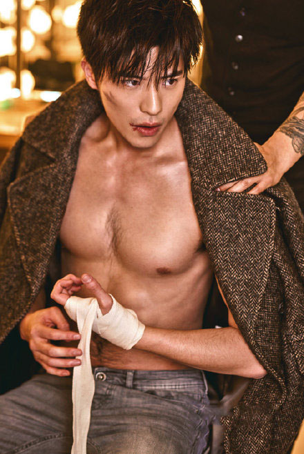 最帅猛男苏志燮露腹肌拍写真长腿欧巴魅力无法挡苏志燮图片图片