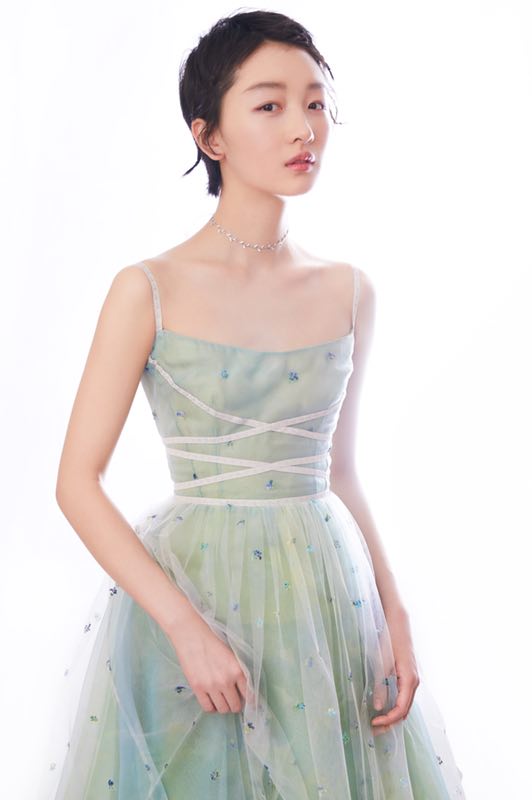 高清中国内地影视河北省石家庄女演员周冬雨纯白甜美唯美高清桌面壁纸图片