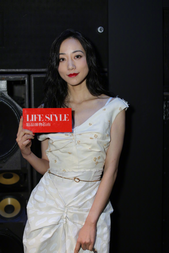 中国大陆江苏省苏州知名女演员韩雪高贵优雅活动写真图片图片