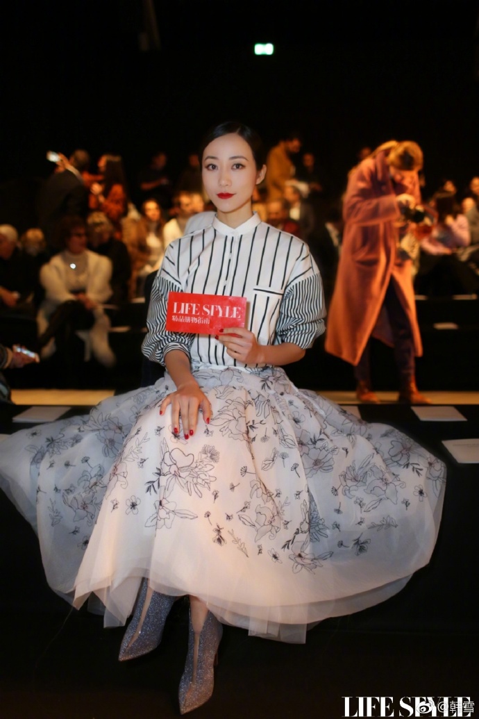 中国大陆江苏省苏州知名女演员韩雪高贵优雅活动写真图片图片