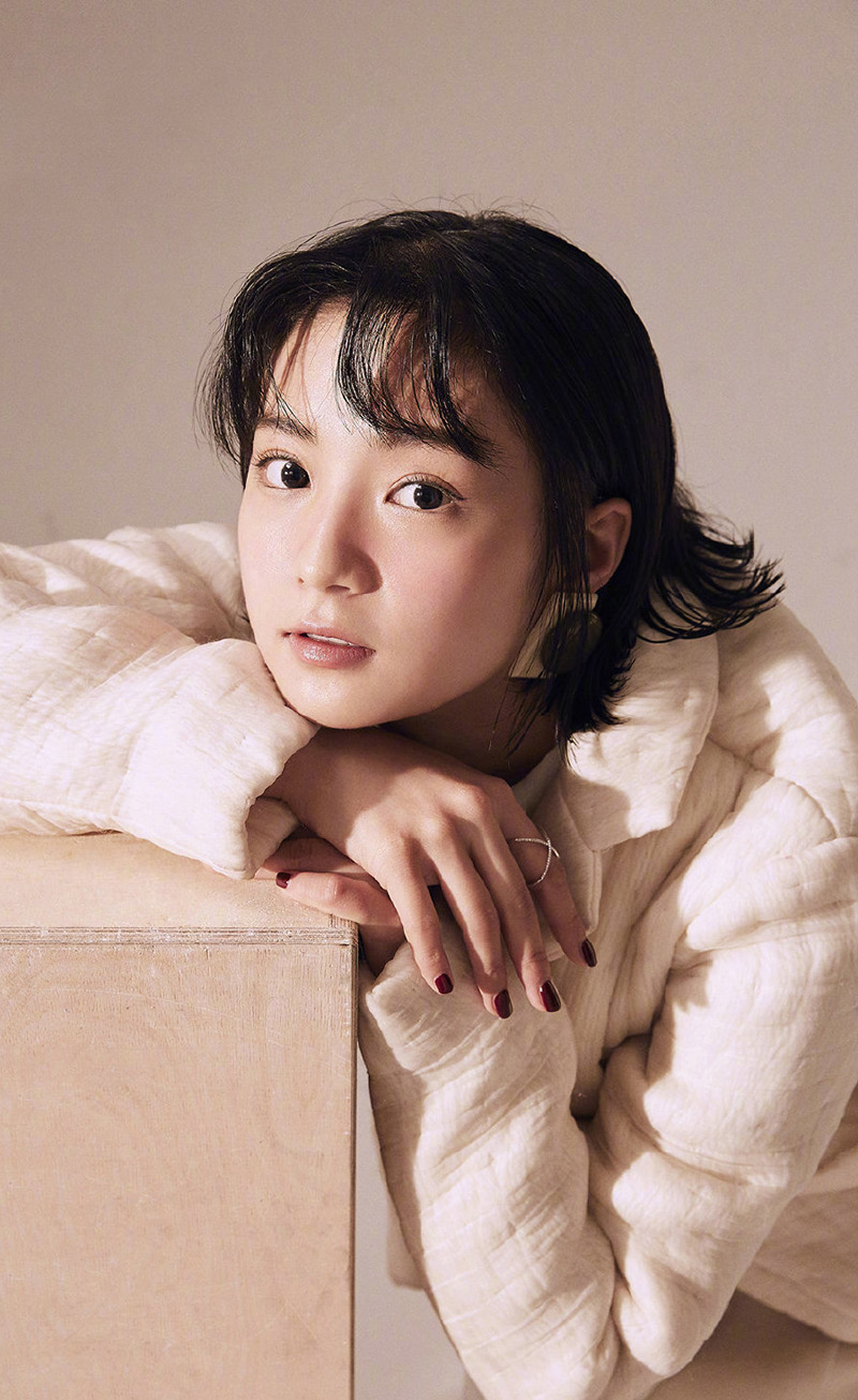 中国内地湖北鄂州女演员张雅钦干练写真图片图片