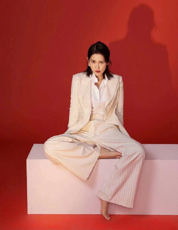 高清湖南衡阳美女气质美女苏青白色系珠宝写真图片图片