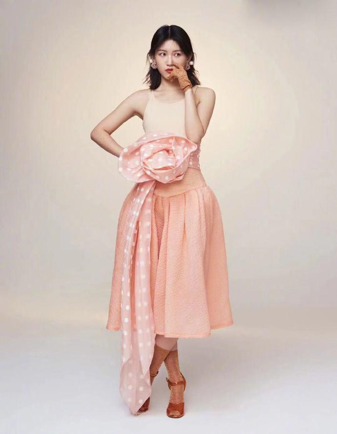 高清湖南衡阳美女气质美女苏青白色系珠宝写真图片图片