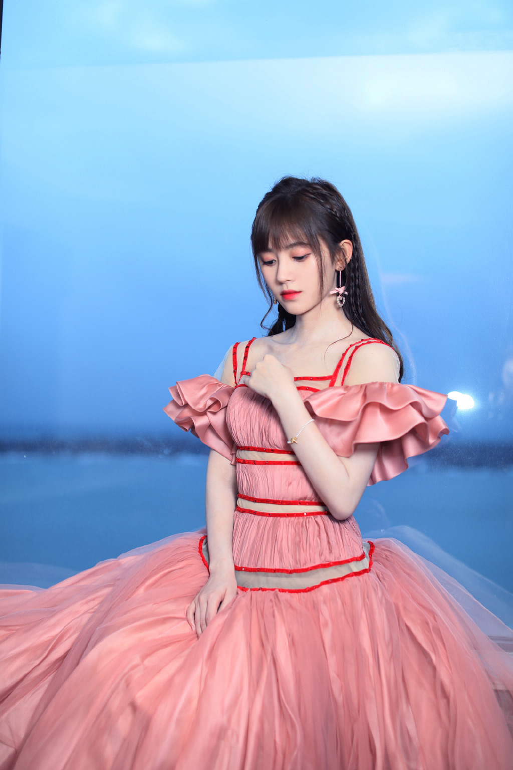 鞠婧祎图片