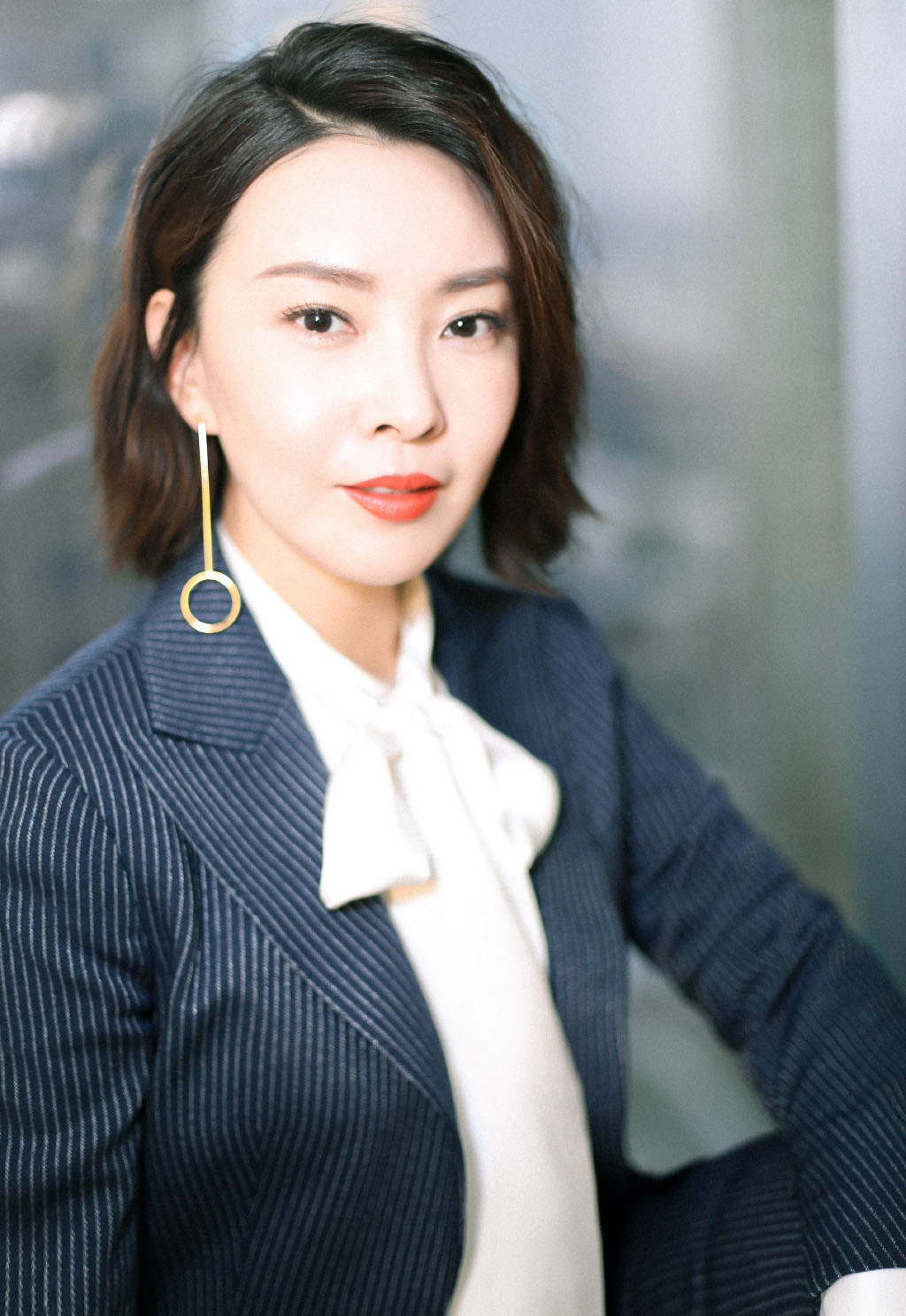 高清中国内地哈尔滨女演员刘威葳知性优雅写真图片