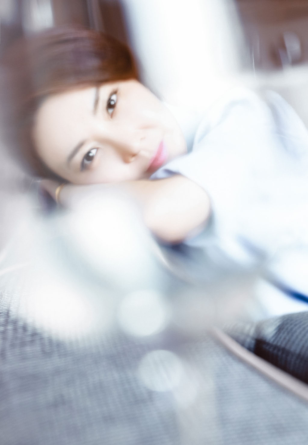 高清中国内地哈尔滨女演员刘威葳慵懒居家写真图片图片