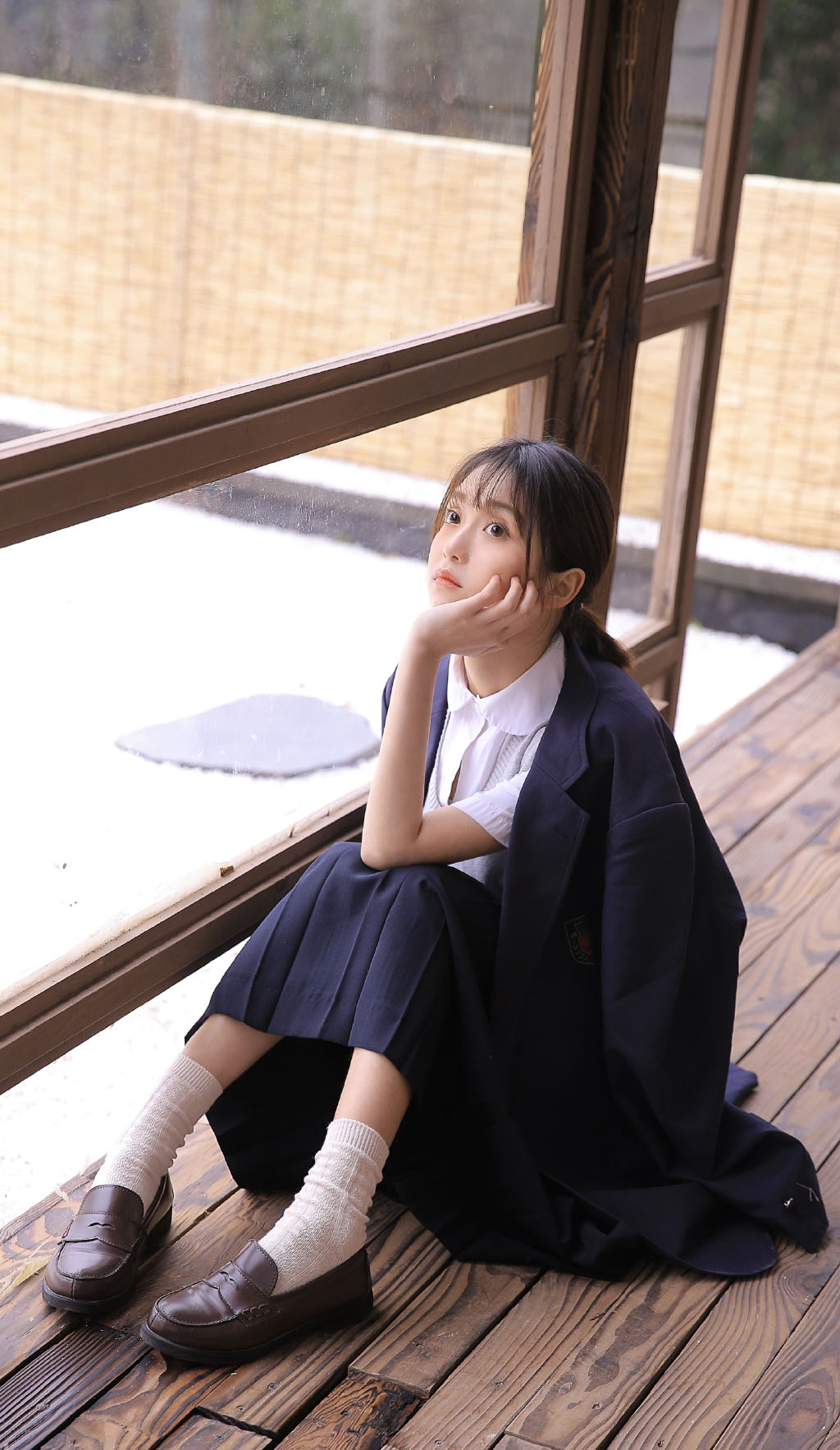高清中国内地哈尔滨女演员刘威葳新年性感写真图片