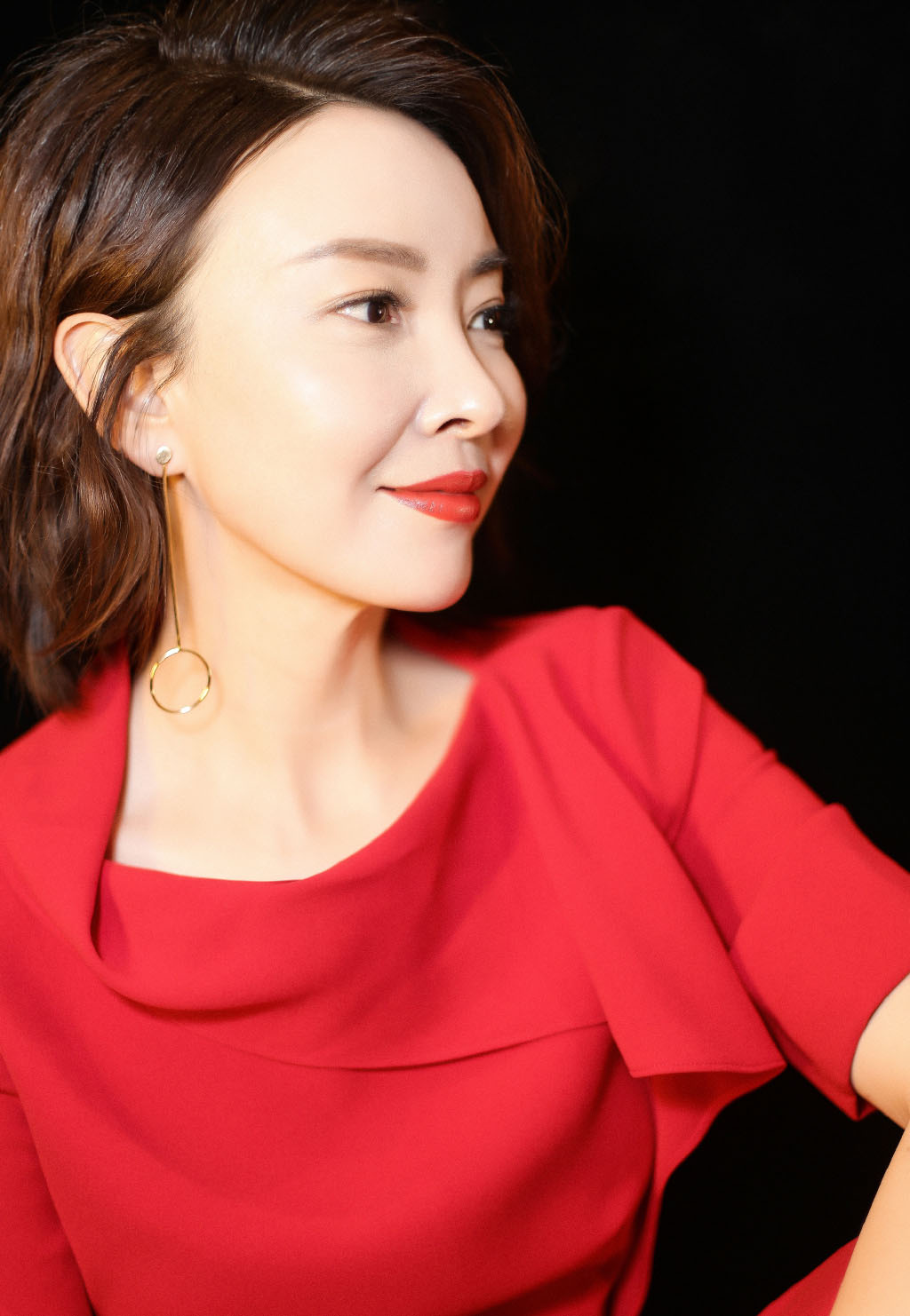 高清中国内地哈尔滨女演员刘威葳新年性感写真图片