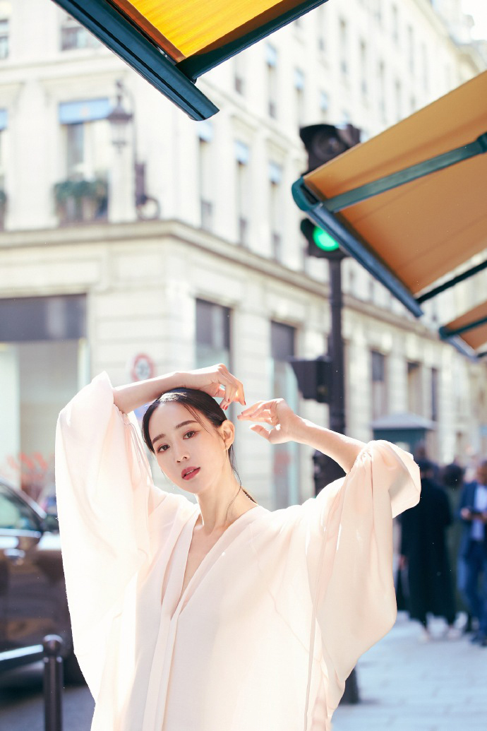 高清中国台湾影视女演员张钧甯时尚性感写真高清桌面壁纸图片