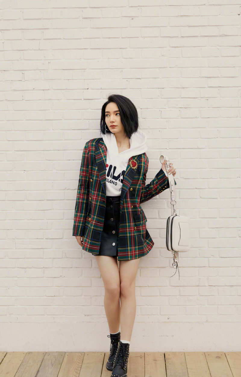 中国内地影视新疆乌鲁木齐女演员代斯开叉礼服性感写真图片图片