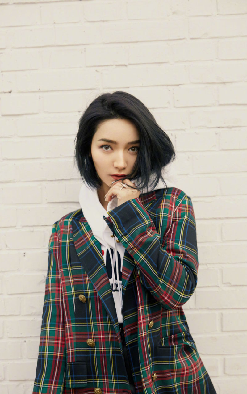 中国内地影视新疆乌鲁木齐女演员代斯开叉礼服性感写真图片图片