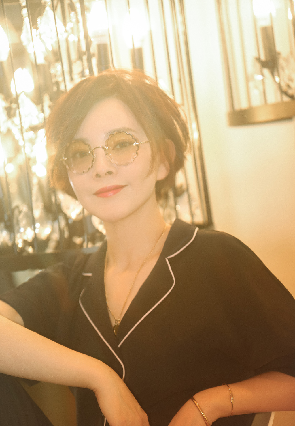 高清中国内地哈尔滨女演员刘威葳性感居家诱惑写真图片