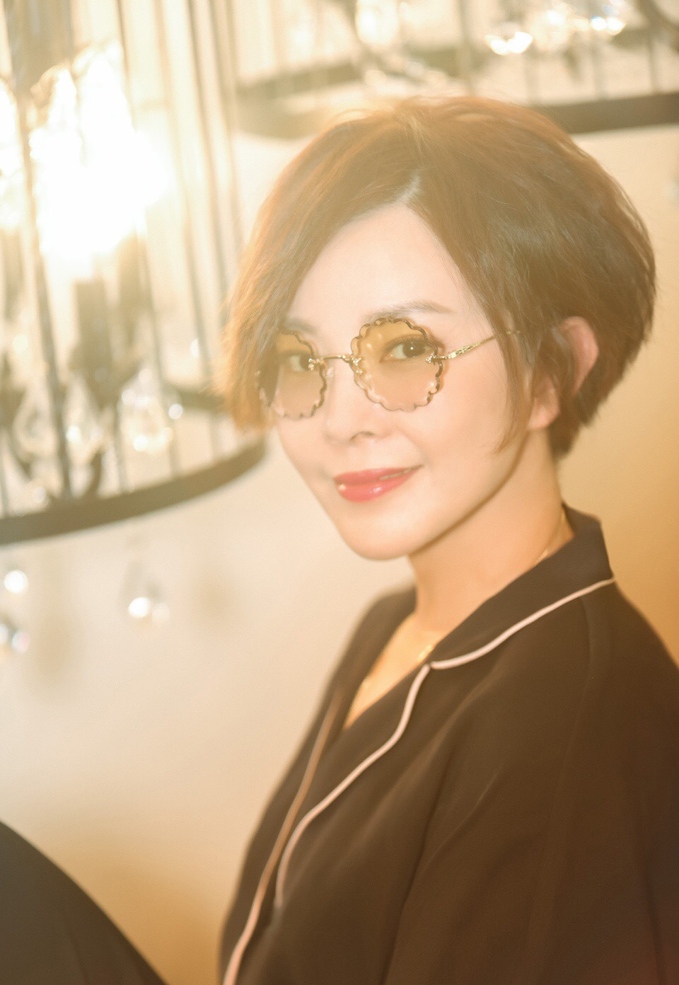 高清中国内地哈尔滨女演员刘威葳慵懒居家写真图片图片