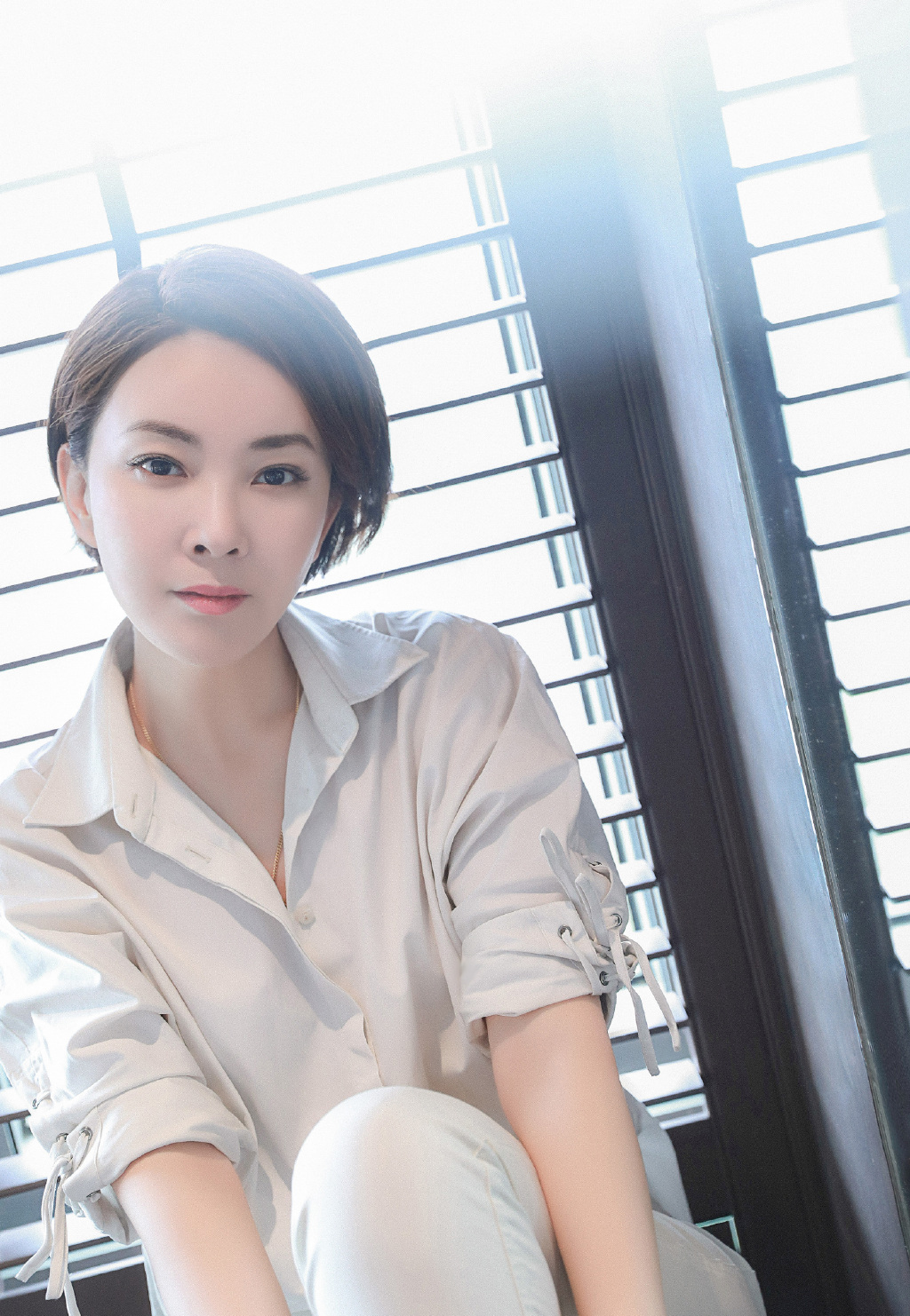 高清中国内地哈尔滨女演员刘威葳性感居家诱惑写真图片