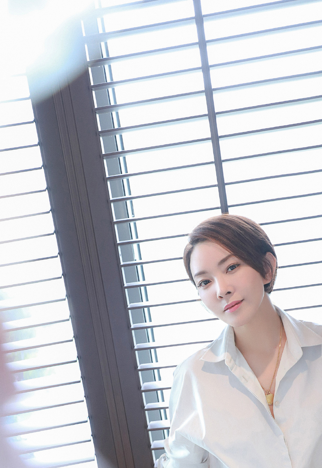 高清中国内地哈尔滨女演员刘威葳性感居家诱惑写真图片