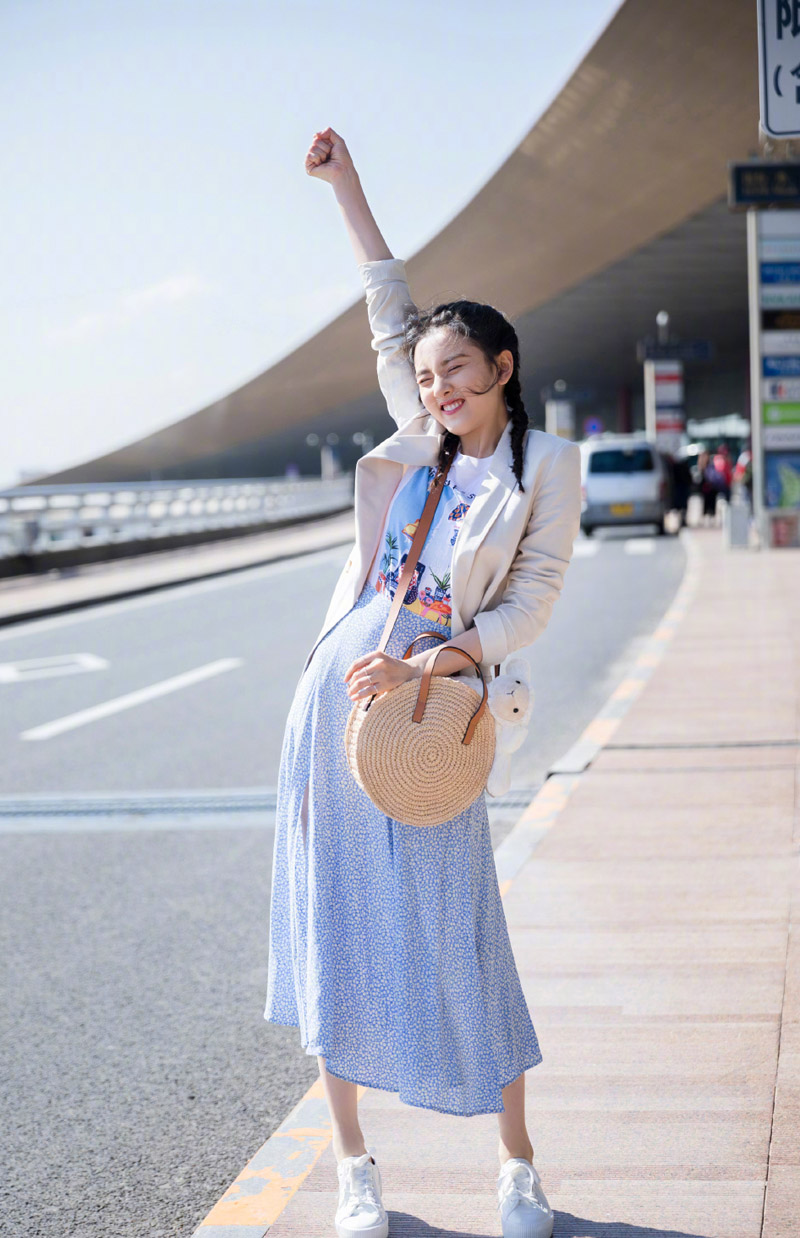 中国北京当代95后女演员宋祖儿清新时尚可爱写真图片桌面壁纸图片 中国北京当代95后女演员宋祖儿清新时尚可爱写真图片桌面壁纸图片