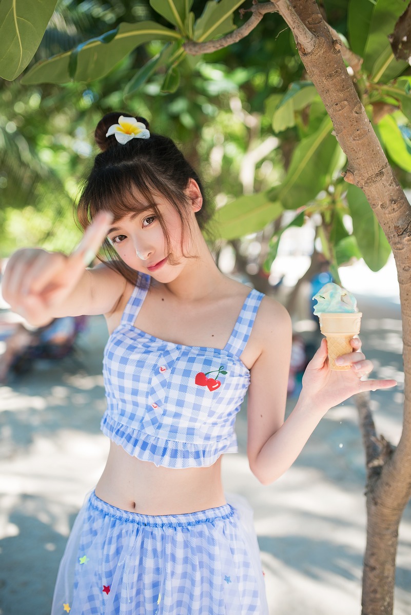 清纯吊带美女撩人小蛮腰写真图片图片