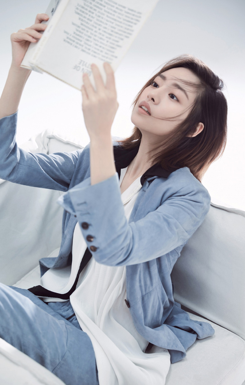 张艺上图片