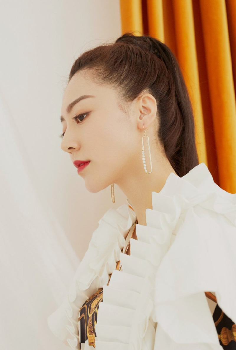 大陆内地四川成都女演员黄梦莹超A魅力写真大片图片