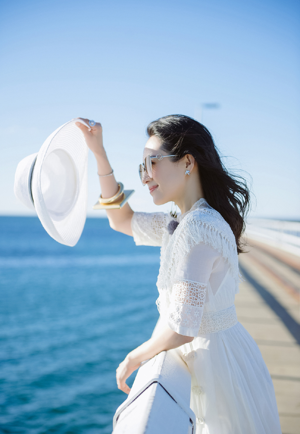 章子怡图片章子怡最新时尚封面图片 恋情甜美人比花娇图片