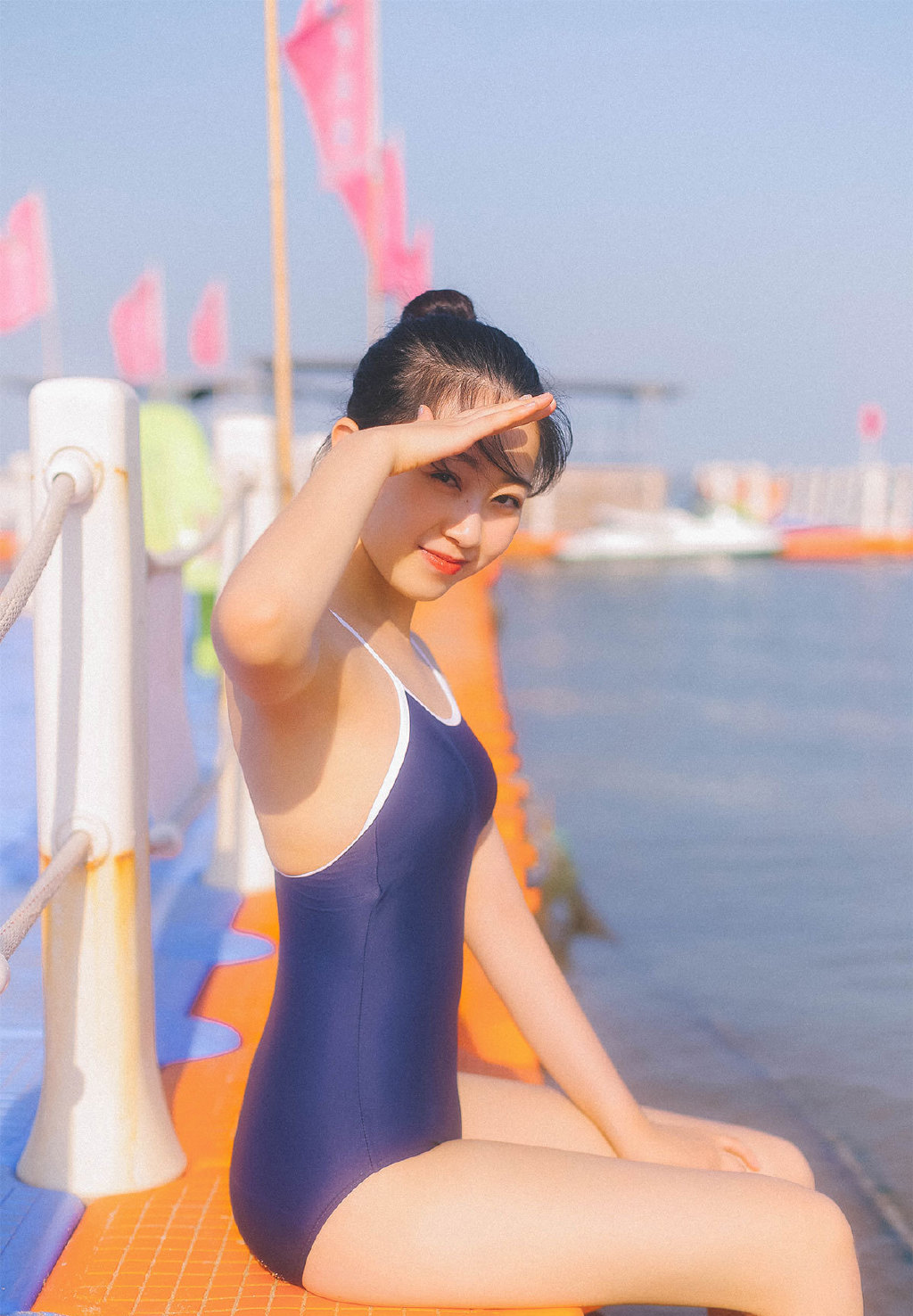 沙滩美女图片