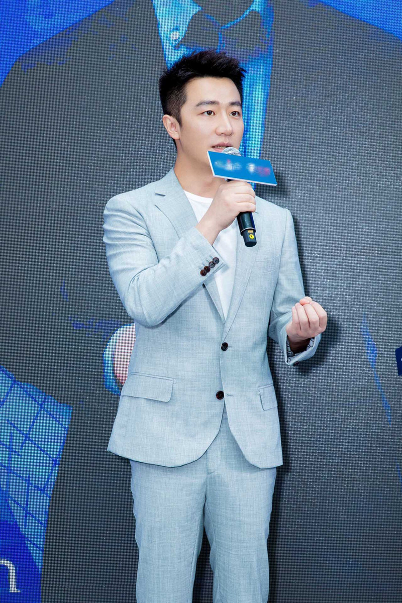 黄轩图片：最佳年度时尚先生帅气图片图片