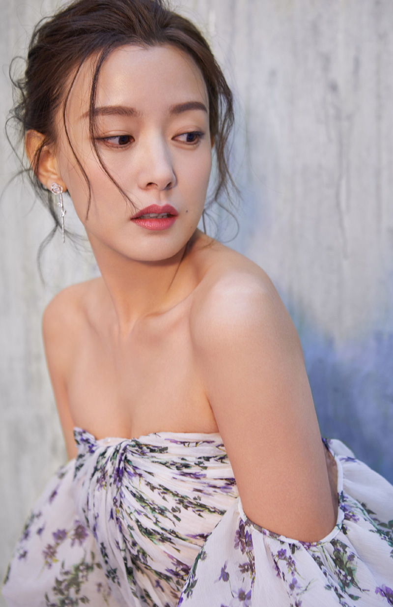 中国内地山西太原女演员、歌手周奇奇清爽简约时尚写真图片图片