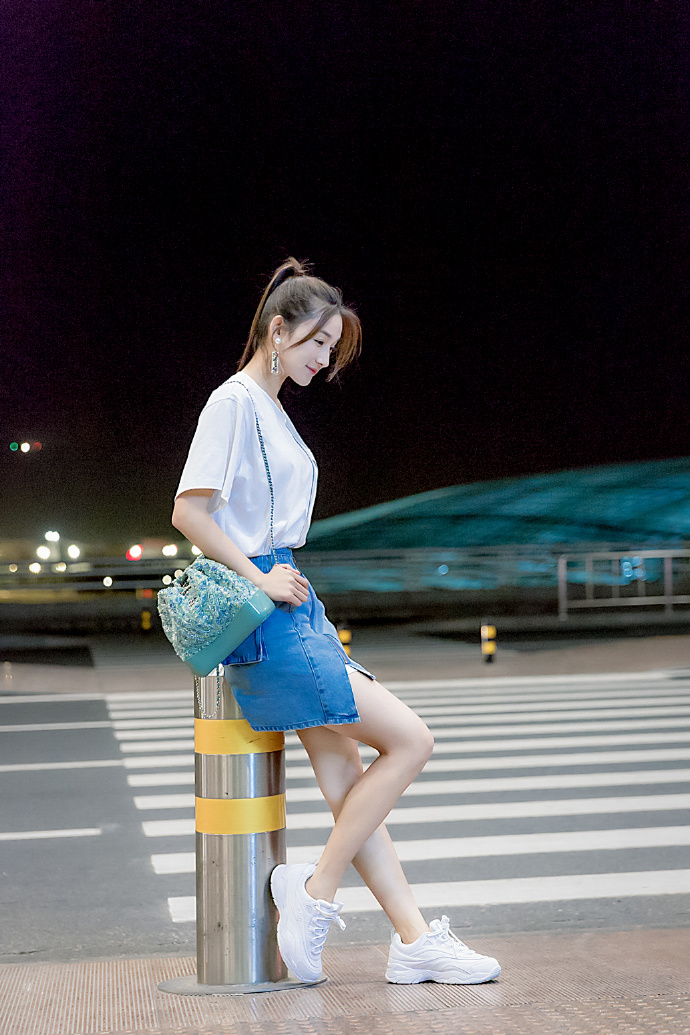 高清女明星李若宁俏皮可爱写真图片图片