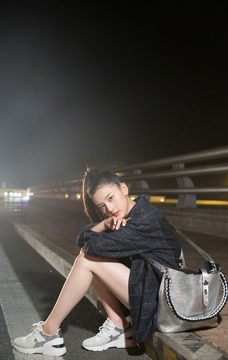 中国北京当代95后女演员宋祖儿清新时尚可爱写真图片桌面壁纸图片
