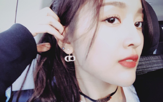 王丽坤优雅灵动粉色长裙写真图片图片